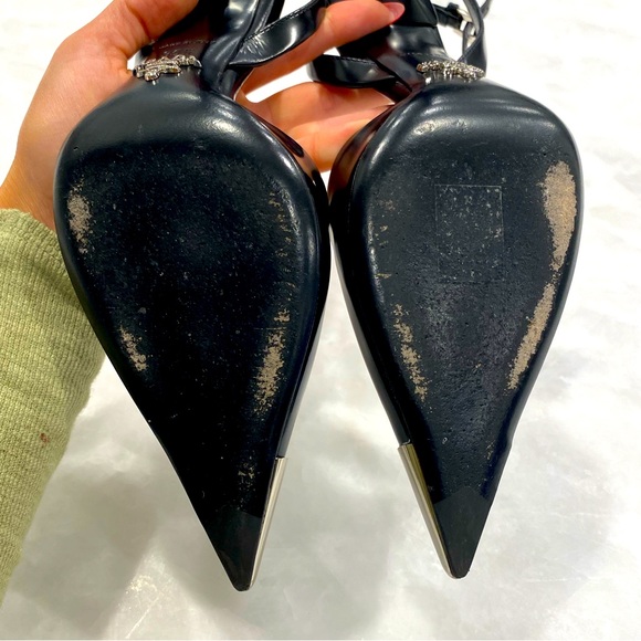 Prada
Prada Logo Plaque Pointed Toe Pumps - Picture 10 of 10